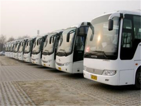 鄭州大巴車出租公司說說包車帶司機多少錢一天？